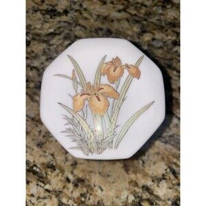 Vintage WHITE IRIS Porcelain Trinket Keepsake Box Japan‎ Jewelry Box